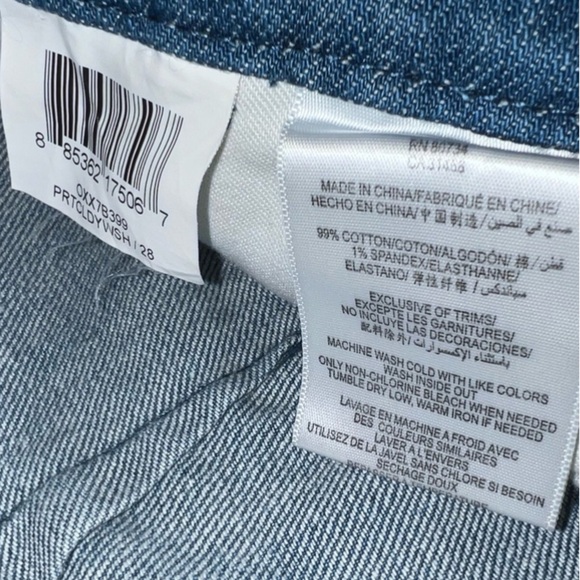 BCBGeneration Blue Denim High Waist Pleated Distressed Jean Shorts Size 28 - Picture 7 of 7